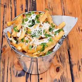 Cartofi pai cu usturoi si parmezan