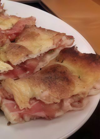 Pizza ripiena crudo