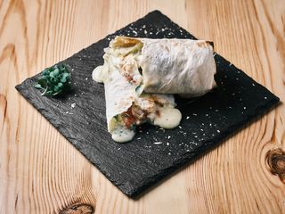 Лаваш з сиром та помідорами (1/300g)