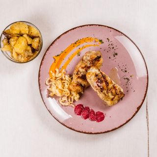 Pileći steak s mozzarellom i sušenom rajčicom