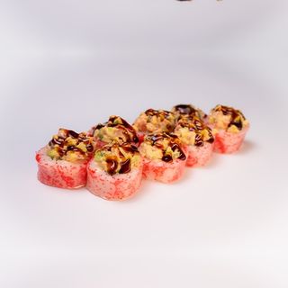 Острый ролл с тунцом и авокадо