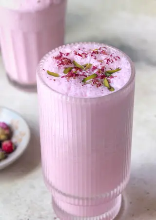 Rosse Lassi (16 oz.)