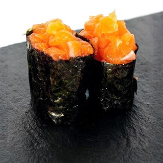 Gunkan De Salmón Picado (2 Pza.)