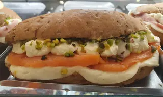 PANINO FESA DI TACCHINO OLIO E LIMONE