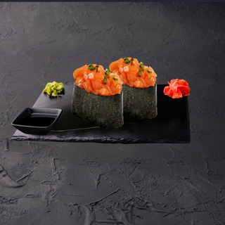 Gunkan Tartar Salmón, Dos Piezas