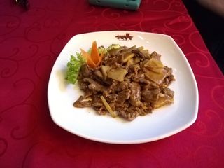 351 Vitello con funghi e bambù