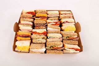 Bandeja mini sandwiches surtidos 24ud.