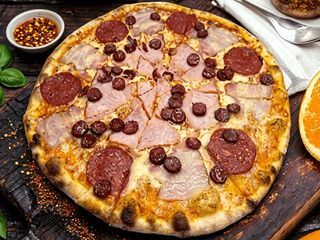 Піца чотири мʼяса (610g)