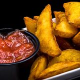 Entrante De Patatas Gajo 2 Salsas