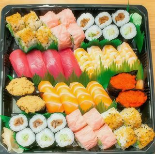 Bandejas De Sushi Variado 4 Personas (44 Uds.)