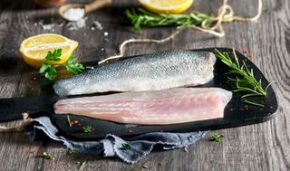 Lubina Nacional Salvaje (1kg) cortada en dos filetes. 