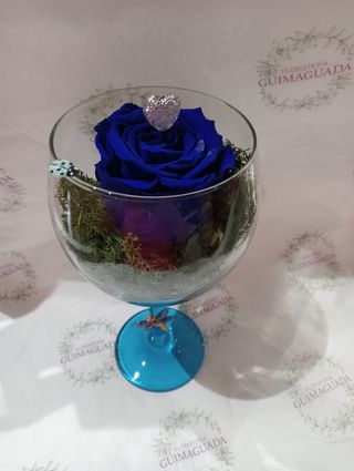 Copa de rosa eterna azul