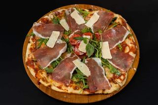 Pizza prosciutto + Coca Cola