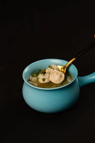 Пельмени с бульоном