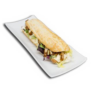 Bocadillo de pechuga de pollo crujiente