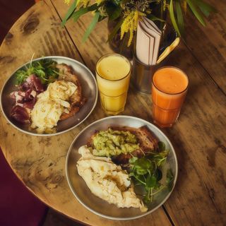 Huevos revueltos ecológicos con tostada