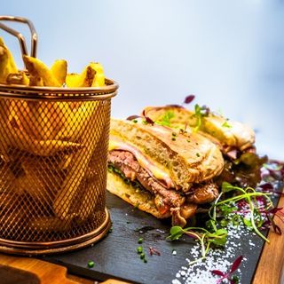 Prego no Bolo do Caco