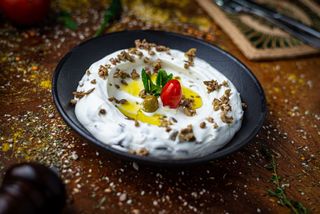 Labneh Zaitoone
