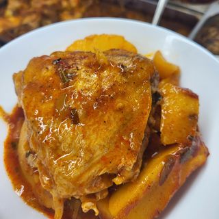 Пиле с картофи