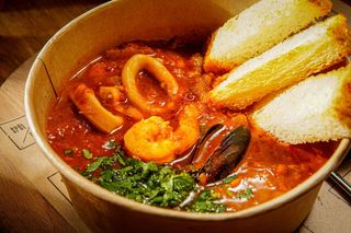 Francuska zupa rybna Bouillabaisse