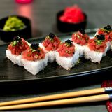 ცხარე თინუსის როლი