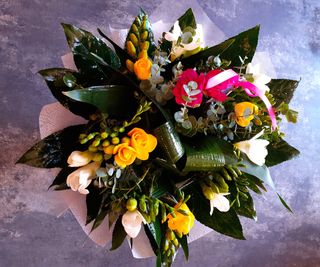 Buchet din 11 frezii parfumate