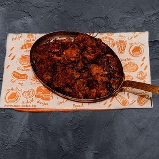 Панирани пилешки дробчета с карамелизиран лук   300г