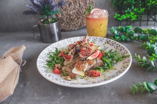 Bruschetta de Brie, Figos e Nozes