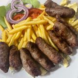 Ćevapi na kajmaku