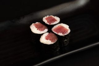 111 Maki Tekka 4pz Rotolo Di Alghe Con Interno Riso E Tonno Crudo