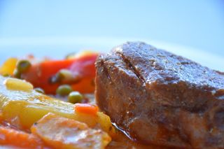 Свинско с картофи (350г)