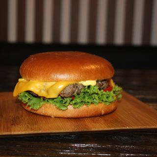 Стейк бургер с моцареллой 