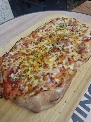 Pinsa Margarita (29 Cm.)