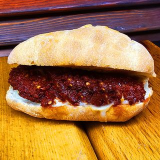 Panino con gorgonzola e 'nduja