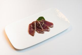 201. Tataki De Atún Flambeado