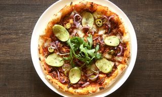 პიცა აწეწილი ღორის ხორცით