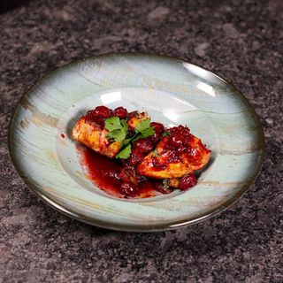 წიწილა ალუბლის სოუსით