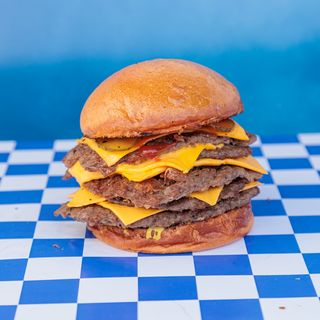 Classic burger 5