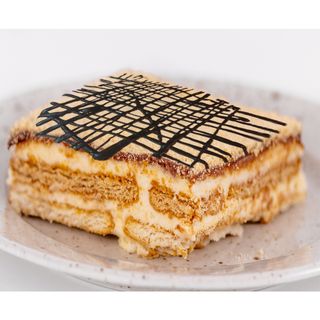 Домашна бисквитена торта (165г)