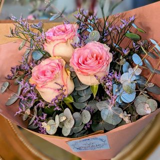 Ramo de 3 Rosas Premium color rosa