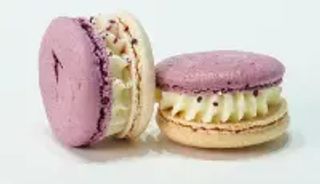 Макаронс пломбир-смородина