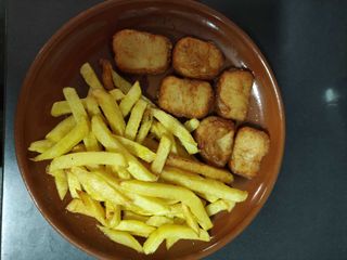 Nuggets Con Patatas Fritas