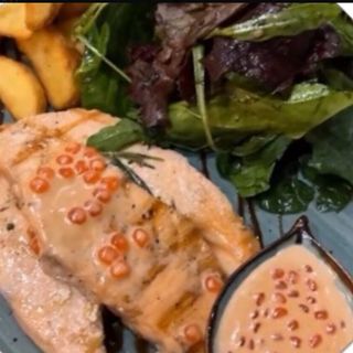 «СТЕЙК СЁМГИ В ИКОРНОМ СОУСЕ»