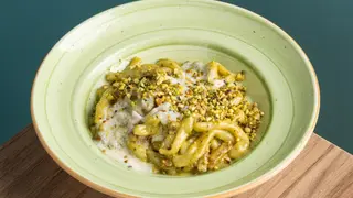 STROZZAPRETI PESTO DI PISTACCHIO GUANCIALE FONDUTA
