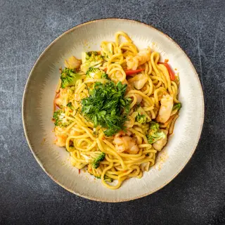 Chily garlic shrimp stir fry noodle