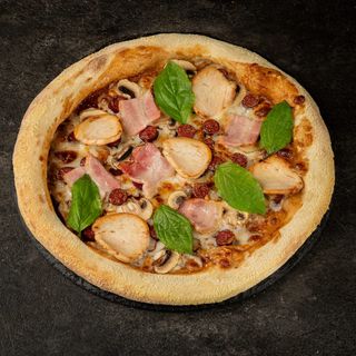 Піца "М'ясне тріо"