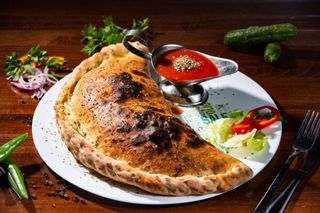 PIZZA CALZONE C