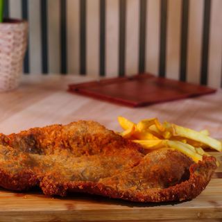 ESCALOPA TERNERA + PATATA+BEBIDA