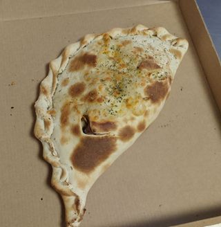 Calzone de atún