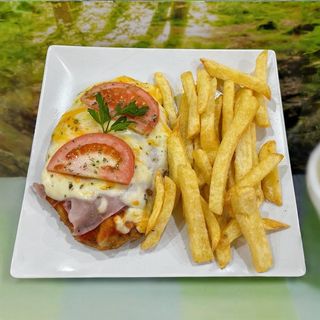 Milanesa De Pollo A La Napolitana